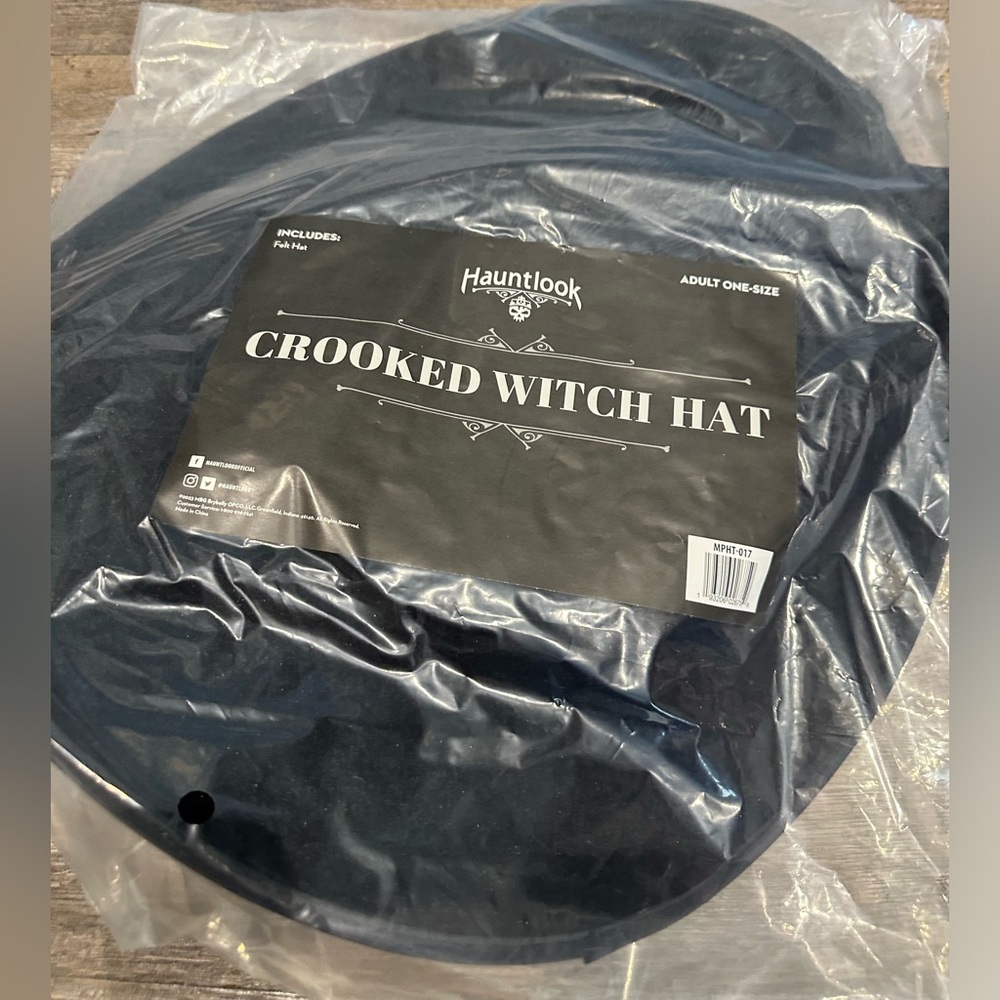 Hauntlook Black Crooked Witch Hat Adult One Size Newb